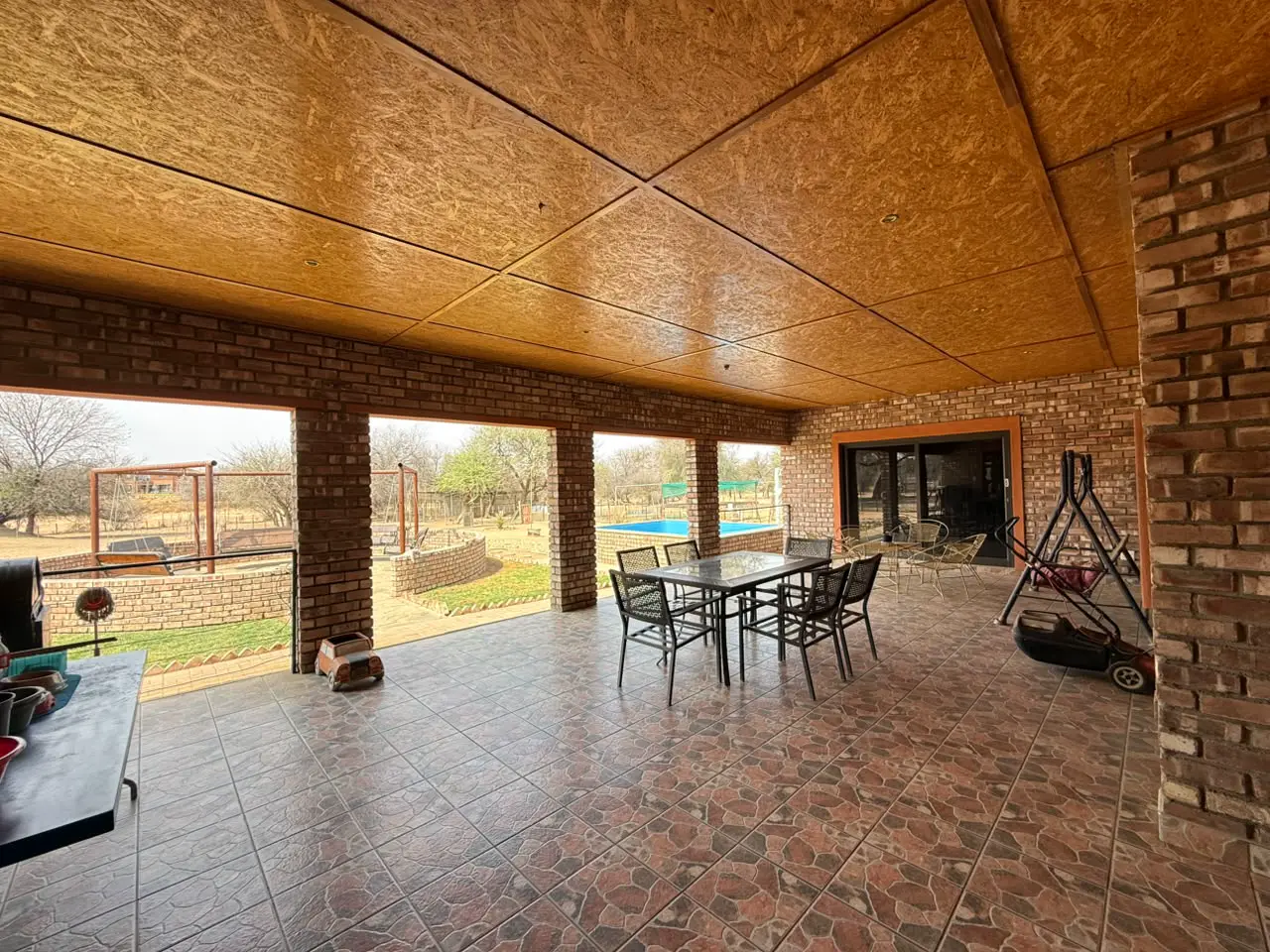 Porches: Covered porch