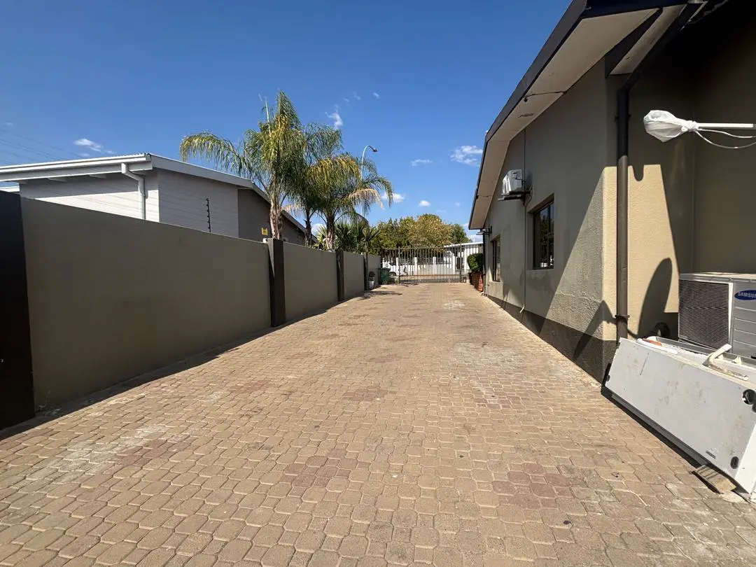 Arrival: The drive runs the length of the house